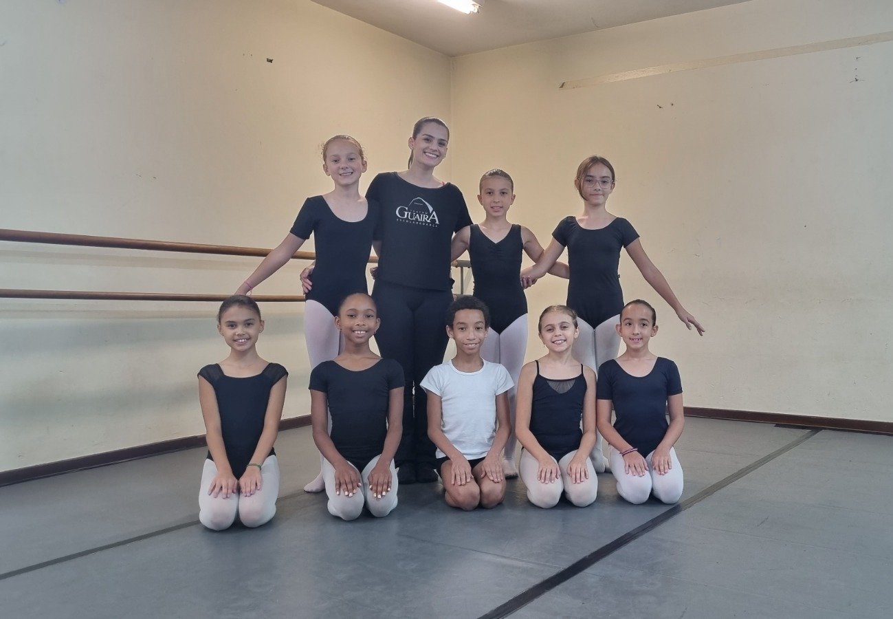 Escola de Dança Teatro Guaíra retoma aulas